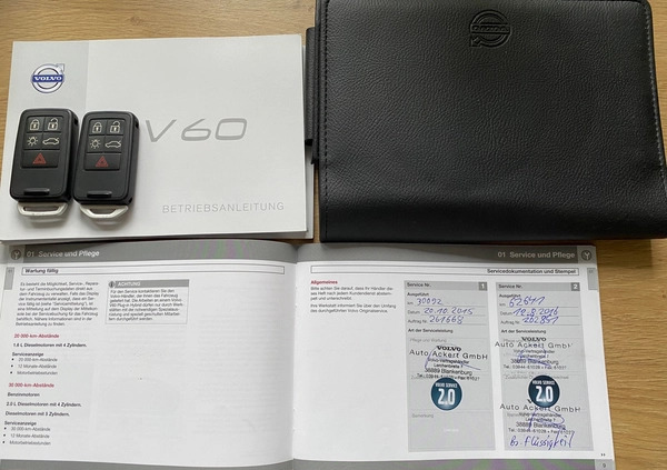 Volvo V60 cena 47500 przebieg: 208762, rok produkcji 2014 z Brzesko małe 211